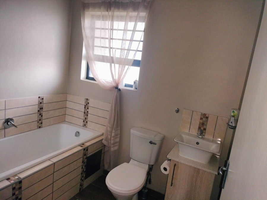 To Let 3 Bedroom Property for Rent in Waterkloof A H North West